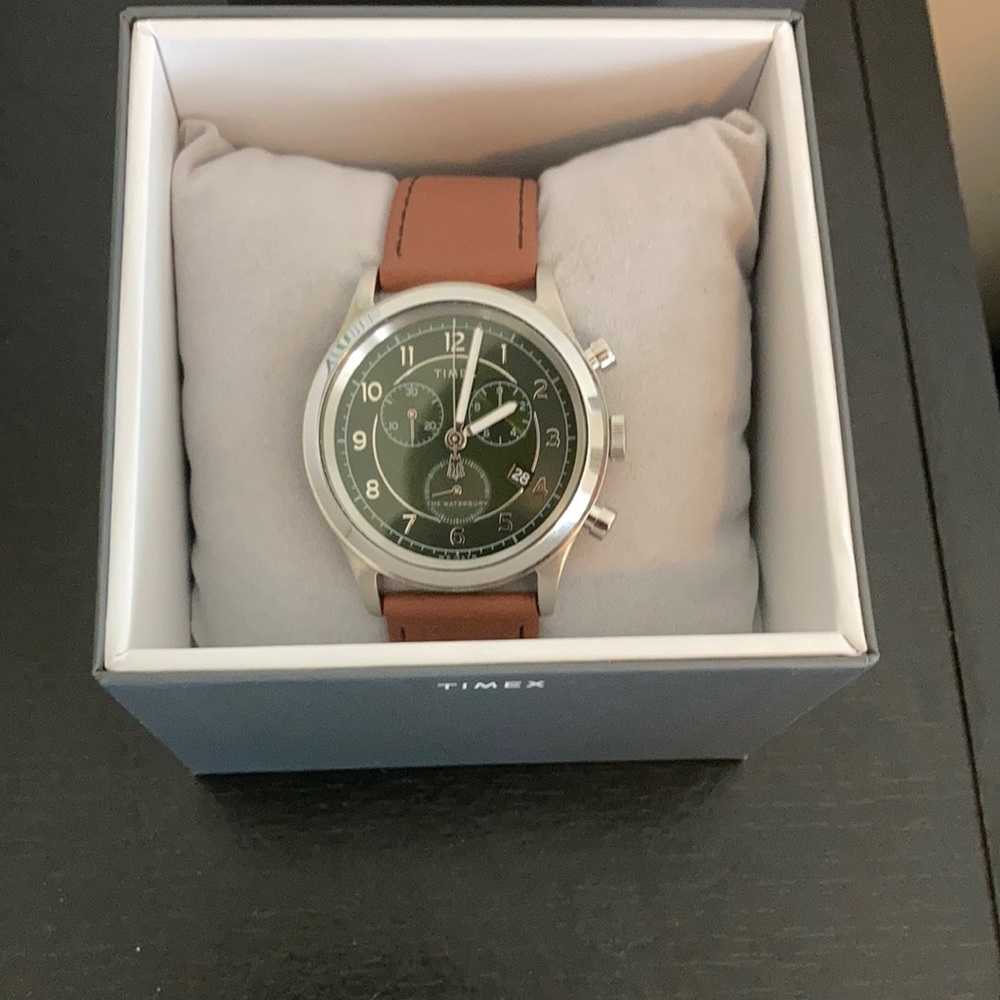 Men’s timed Waterbury chronograph watch